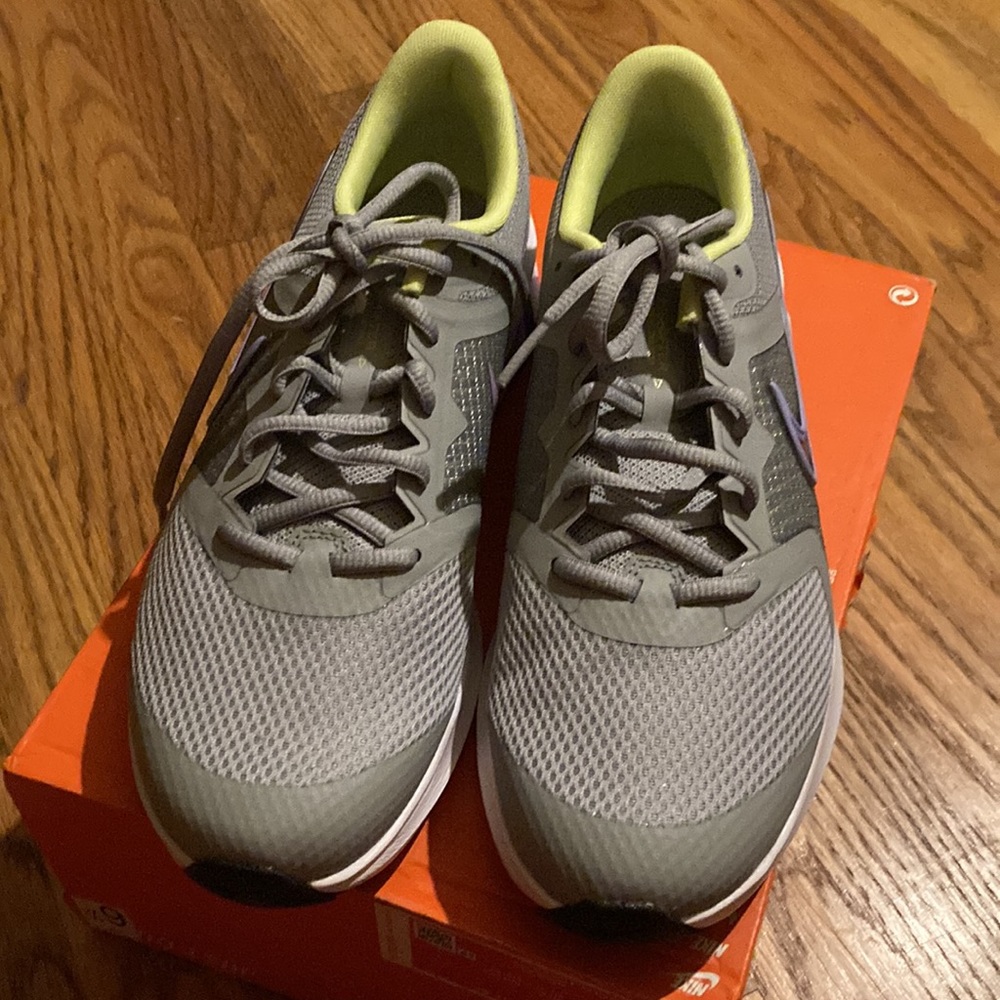 Nike Downshifter NEW